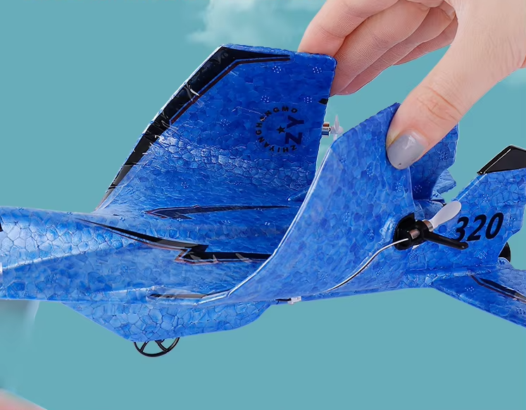 Avión Teledirigido Indestructible